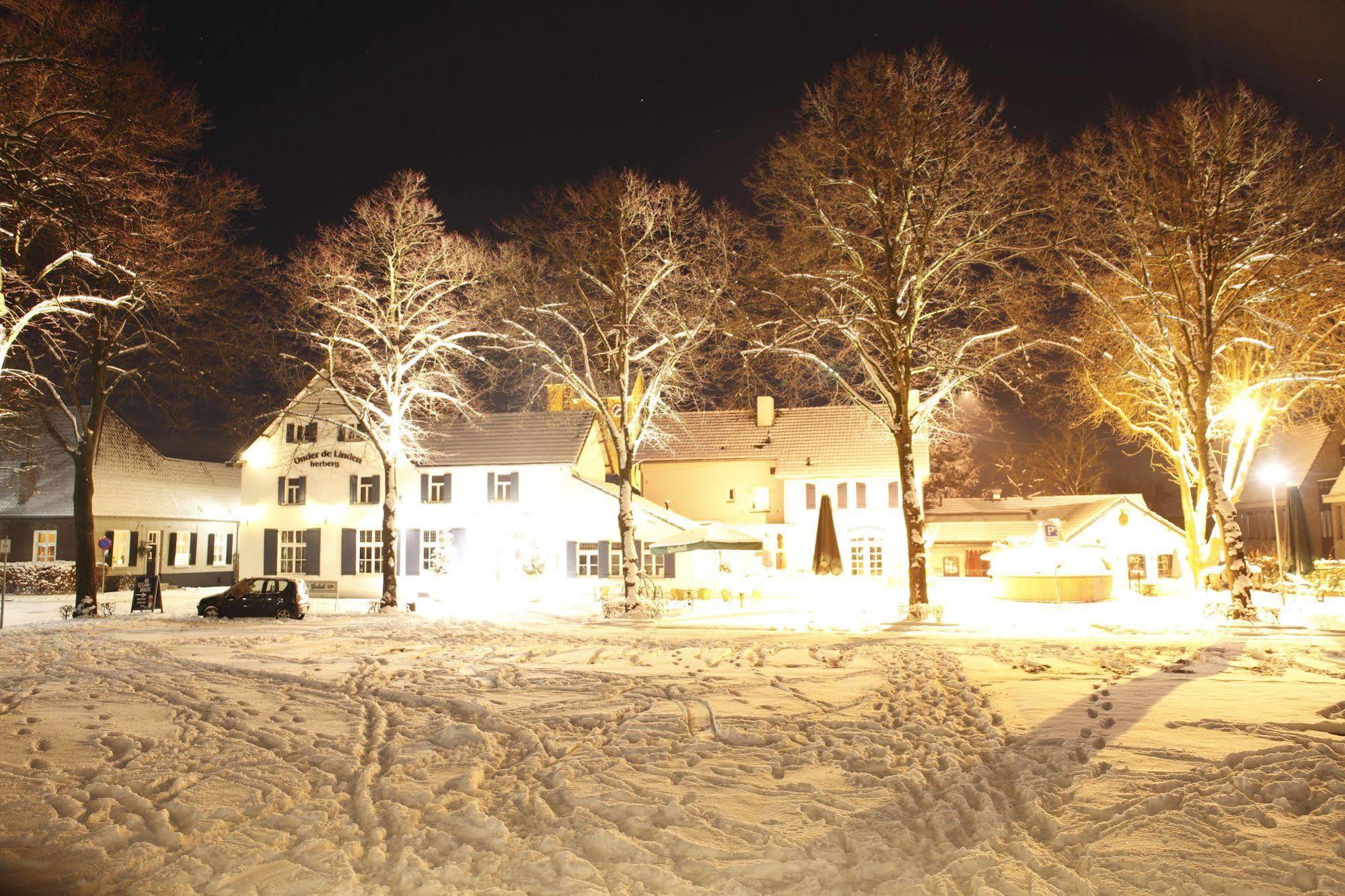 In De Witte Dame Hotel Bar Kitchen Apartments Grubbenvorst 外观 照片